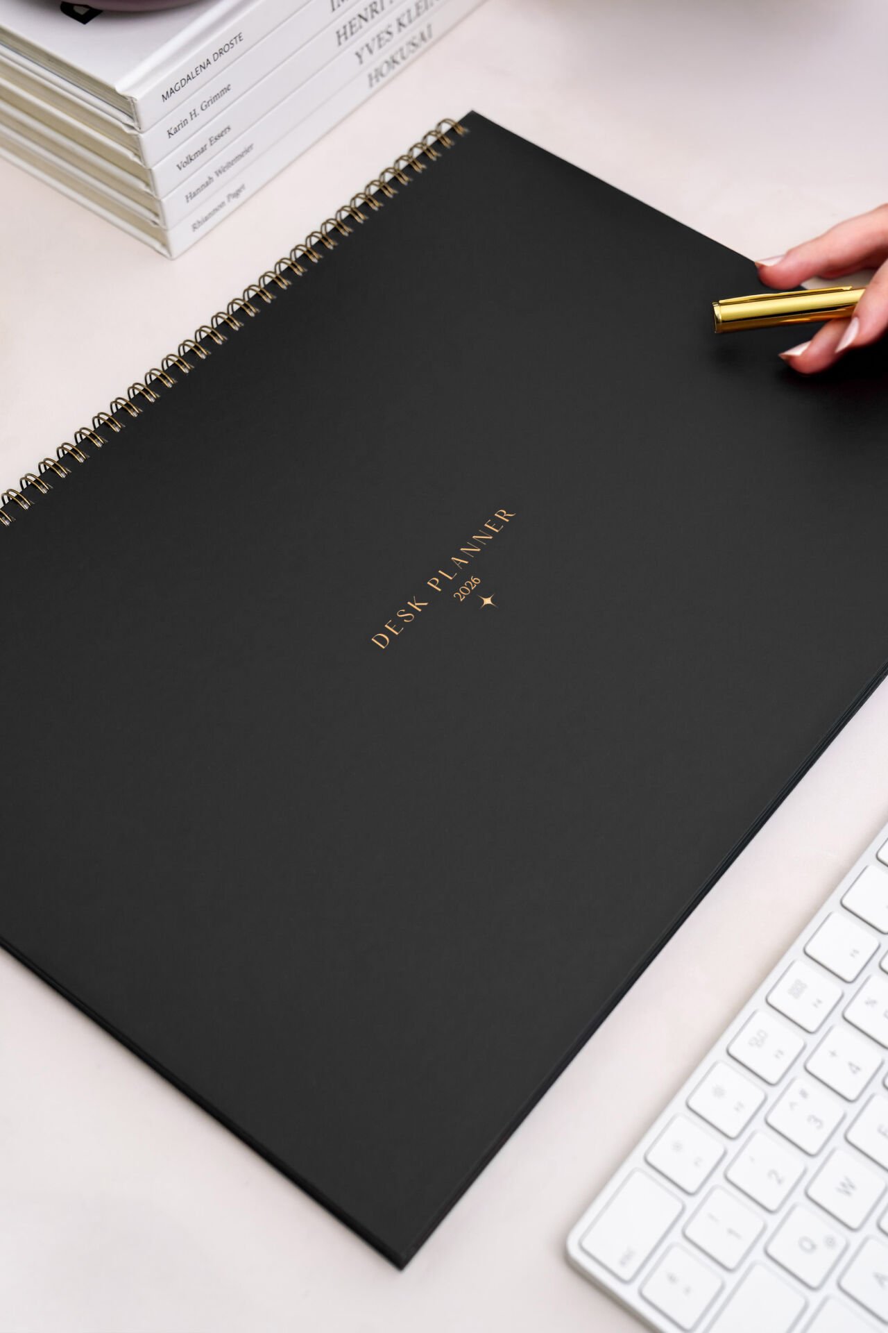 Matt Notebook 2026 Masaüstü Planlayıcı Takvim 25x35 cm - Siyah