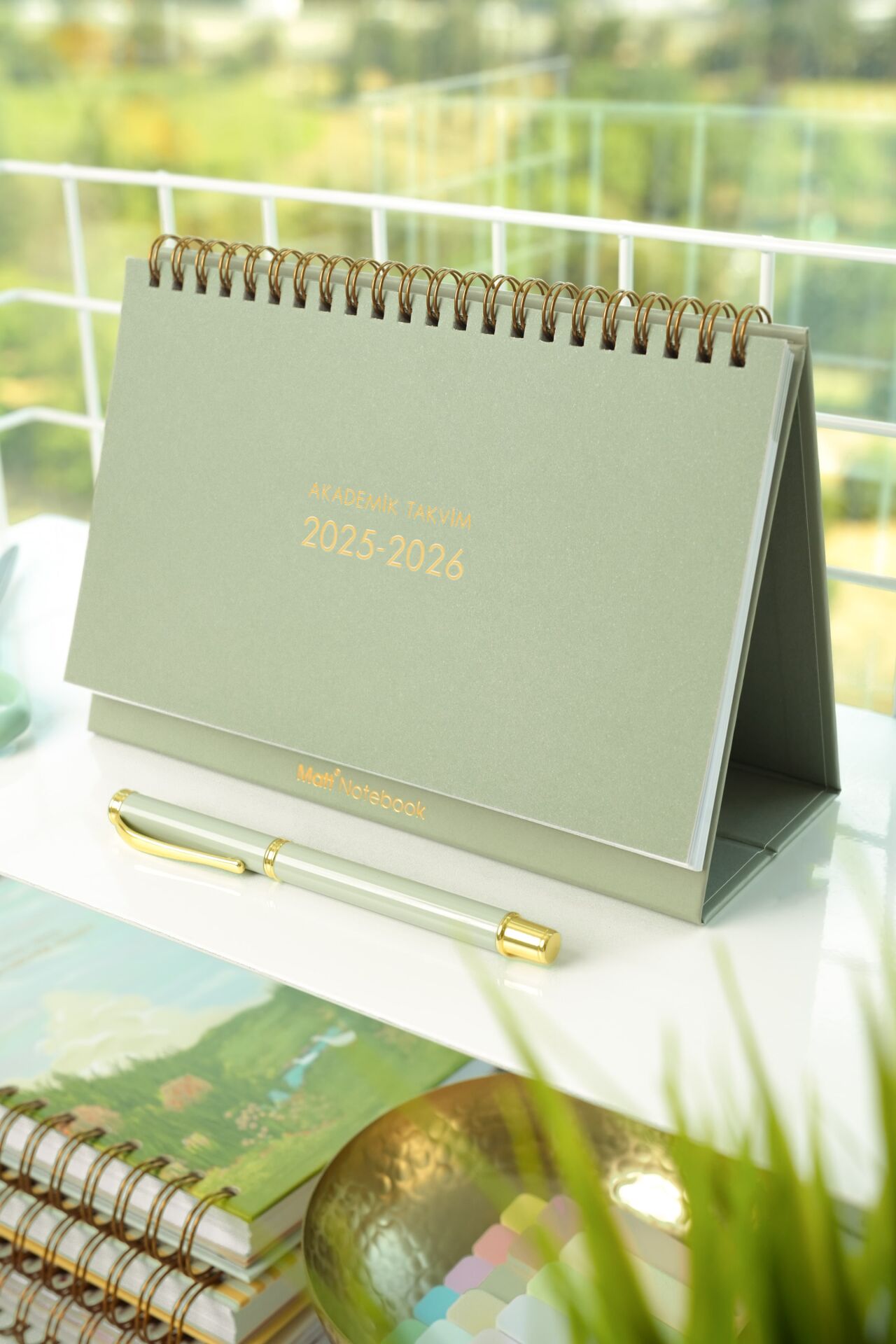 Matt Notebook 2025-2026 16 Aylık Akademik Masaüstü Planlayıcı Takvim Yeşil