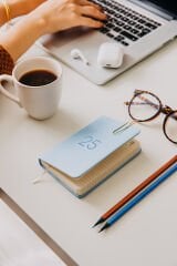 Matt Notebook 2025 Yılı Lastikli Günlük Cep Ajandası 12 Aylık Mavi