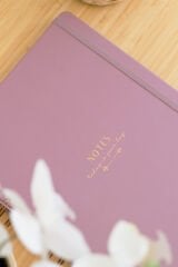 Matt Notebook 20x28 cm A4 Lastikli Spiralli Sert Kapak Not Defteri Kareli Gül Kurusu