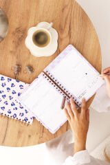 Matt Notebook 2025 Yılı A5 Haftalık Ajanda Spiralli 15x21 cm - 12 Aylık - Motivasyon Sayfalı Pembe Leopar