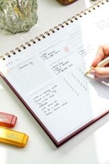Matt Notebook Süresiz Haftalık Masaüstü Planlayıcı 12 Aylık Undated Desk Planner Bordo