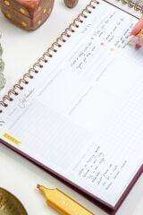 Matt Notebook Süresiz Haftalık Masaüstü Planlayıcı 12 Aylık Undated Desk Planner Bordo