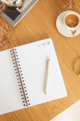 Matt Notebook 2025 Yılı Günlük Spiralli Ajanda 16x24 cm - 12 Aylık Puantiye