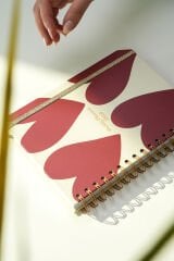 Matt Notebook 2026 Yılı A5 Ajanda Spiralli 15x21 cm - 12 Aylık Kalpler