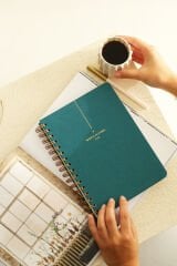 Matt Notebook 2026 Yılı A5 Keten Ajanda Spiralli 15x21 cm - 12 Aylık Koyu Yeşil