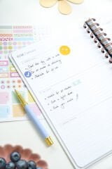 Matt Notebook 2026 Yılı B5 Haftalık Ajanda Spiralli 17x24 cm - 12 Aylık Yaban Mersini
