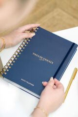 Matt Notebook 2026 Yılı Günlük Spiralli Ajanda 16x24 cm - 12 Aylık Lacivert