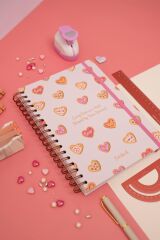 Matt Notebook B5 17x24 cm Spiralli Lastikli Kareli Tarihsiz Not Defteri Kalp Kurabiyeler