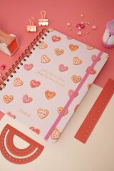 Matt Notebook B5 17x24 cm Spiralli Lastikli Kareli Tarihsiz Not Defteri Kalp Kurabiyeler
