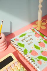 Matt Notebook B5 17x24 cm Spiralli Lastikli Noktalı Tarihsiz Not Defteri Çilek