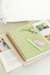 Matt Notebook 20x28 cm A4 Lastikli Spiralli Sert Kapak Not Defteri Kareli
