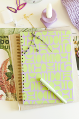 Matt Notebook 20x28 cm A4 Lastikli Spiralli Sert Kapak Not Defteri Kareli