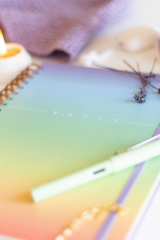 Matt Notebook 20x28 cm A4 Lastikli Spiralli Sert Kapak Not Defteri Çizgili Gökkuşağı