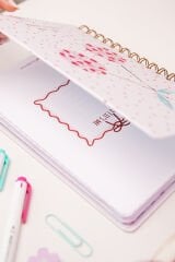 Matt Notebook 2025-2026 A5 Akademik Ajanda Spiralli 15x21 cm - 16 Aylık - Motivasyon Sayfalı Kiraz