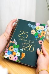 Matt Notebook 2025-2026 A5 Akademik Ajanda Spiralli 15x21 cm -13 Aylık- Yeşil Çiçekler
