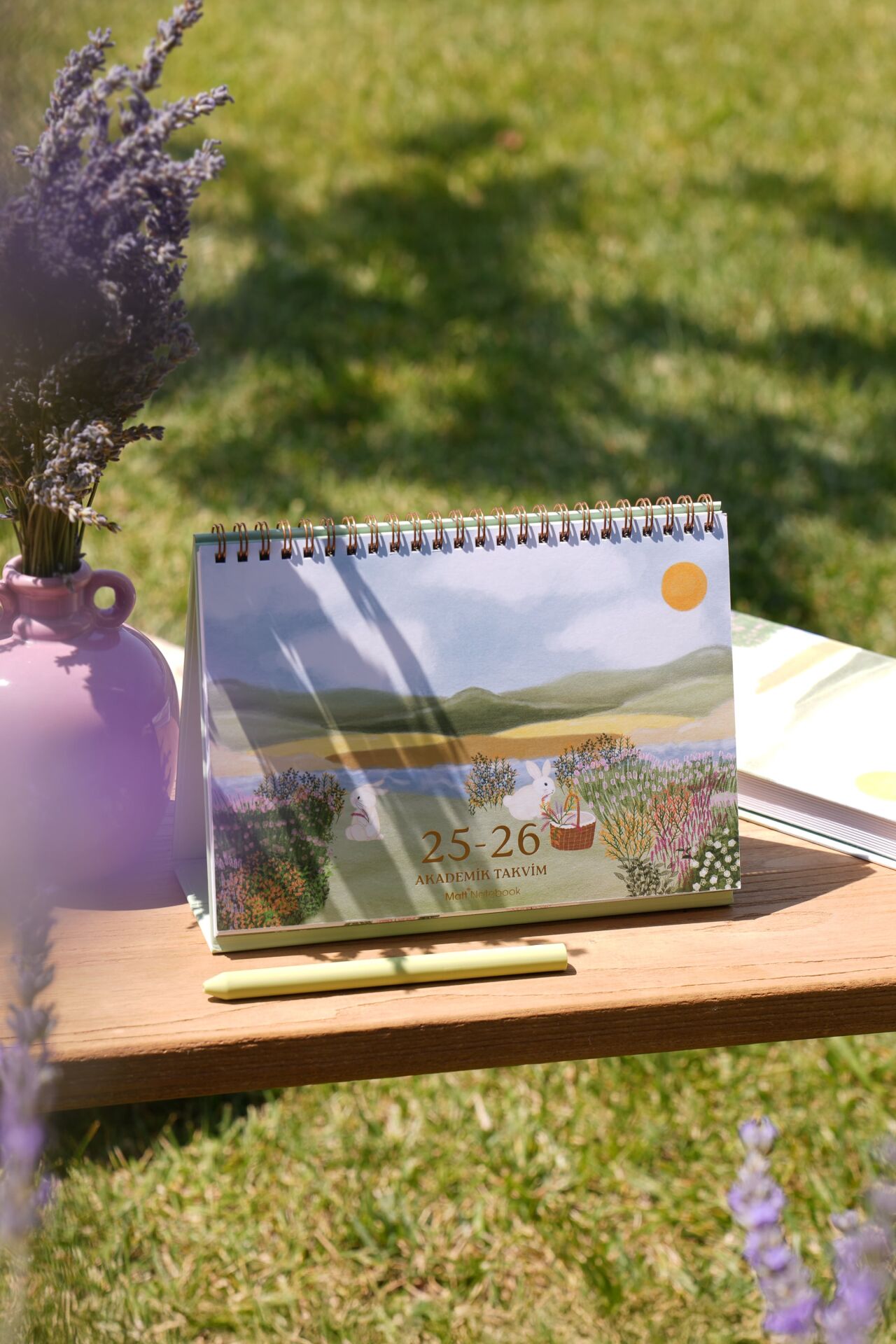 Matt Notebook 2025-2026 16 Aylık Akademik Masaüstü Planlayıcı Takvim