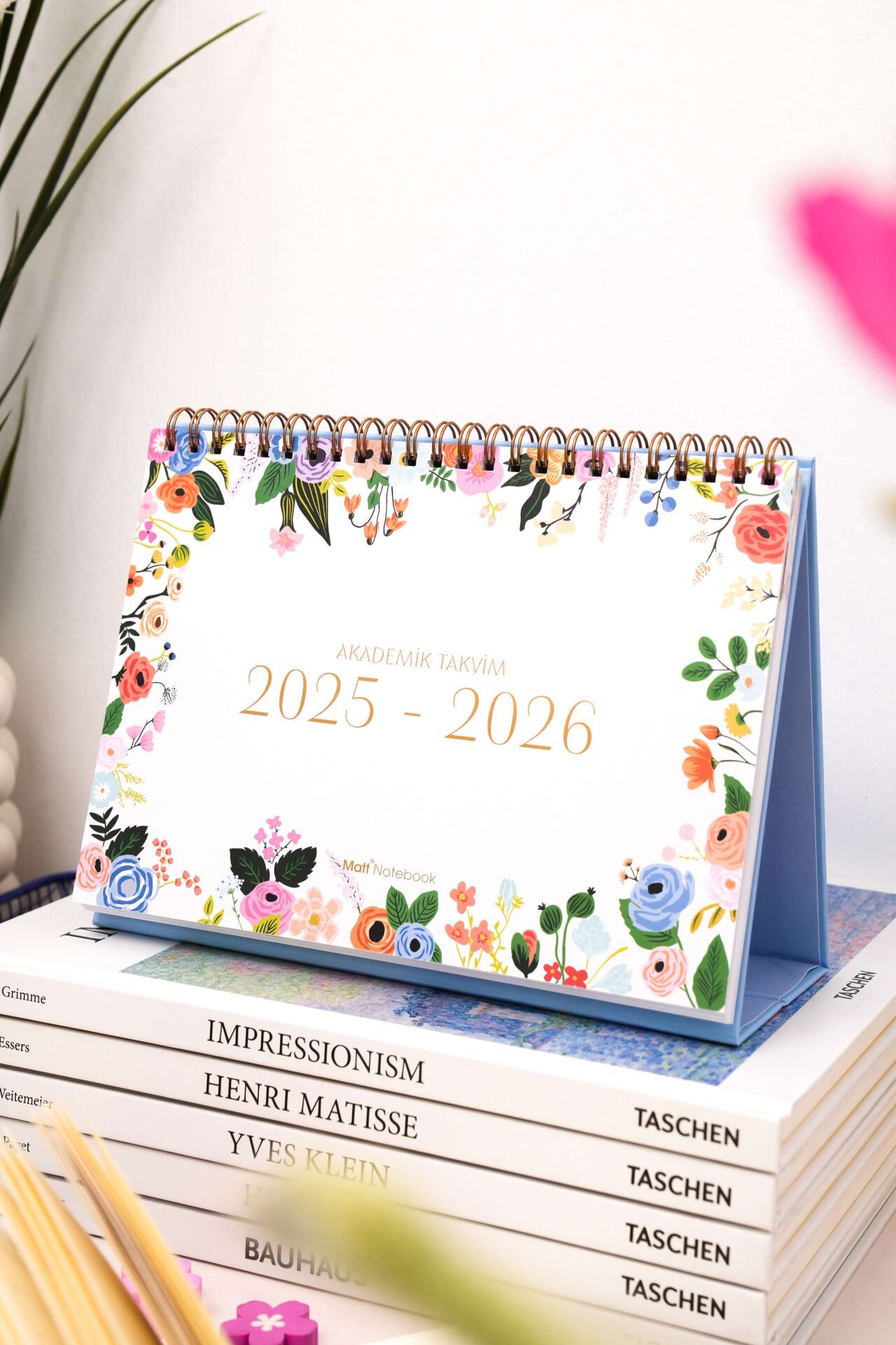 Matt Notebook 2025-2026 16 Aylık Akademik Masaüstü Planlayıcı Takvim Çiçekler