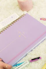 Matt Notebook 20x28 cm A4 Lastikli Spiralli Sert Kapak Not Defteri Kareli Lila