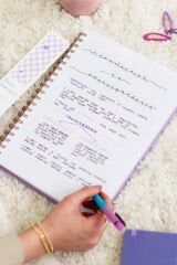 Matt Notebook 20x28 cm A4 Lastikli Spiralli Sert Kapak Not Defteri Kareli Lila