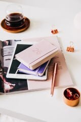 Matt Notebook 2026 Yılı Lastikli Günlük Cep Ajandası 12 Aylık Pembe