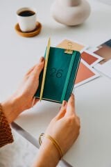 Matt Notebook 2026 Yılı Lastikli Günlük Cep Ajandası 12 Aylık Koyu Yeşil