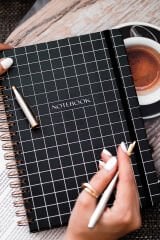 Matt Notebook 17x24 cm Lastikli Spiralli Sert Kapak Not Defteri Kareli Siyah